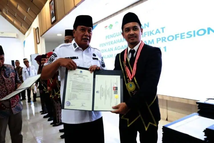 753 Guru PAI Kabupaten Tangerang Diberikan Sertifikat Profesional