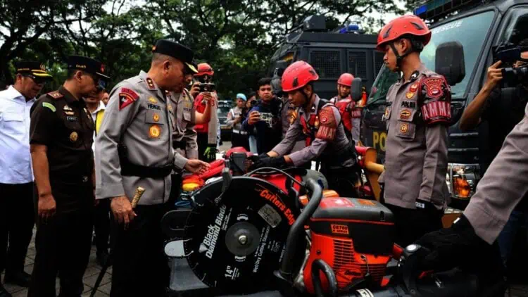 Kesiapsiagaan Bencana, Puluhan Personel Polda Banten Diterjunkan ke Pandeglang dan Lebak