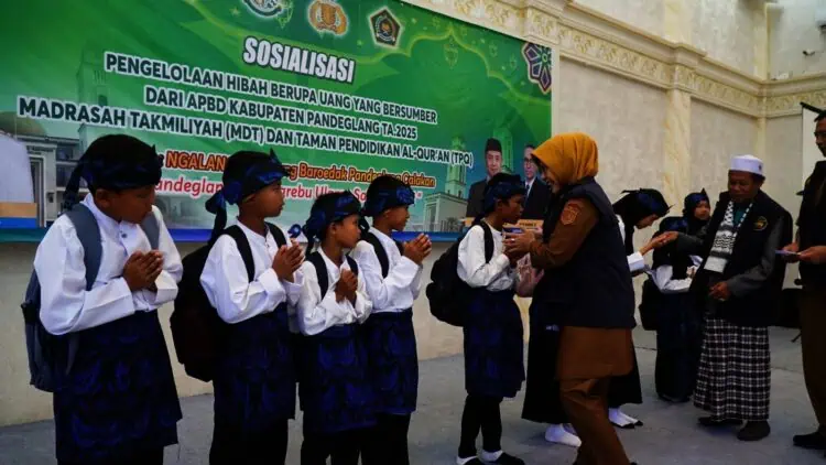 Pemkab Pandeglang Gelontorkan Dana Hibah Rp4 Miliar Untuk MDT dan TPQ