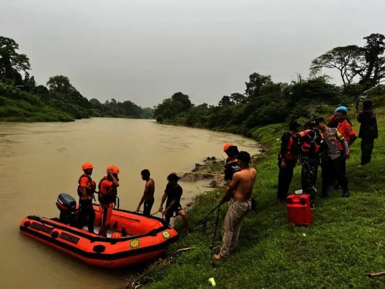Seorang Bocah Hanyut Saat Berenang di Sungai Ciujung Kabupaten Serang