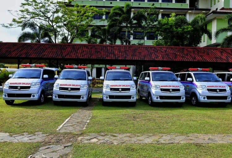 Bupati Tangerang Serahkan 28 Mobil Ambulans Puskesmas Keliling untuk Kelurahan