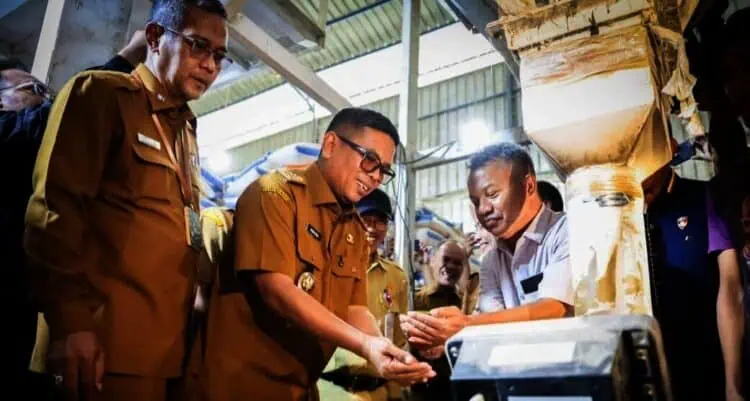 Gubernur Andra Tegaskan Beras untuk Masyarakat Tak Dioplos dan Berkualitas Baik