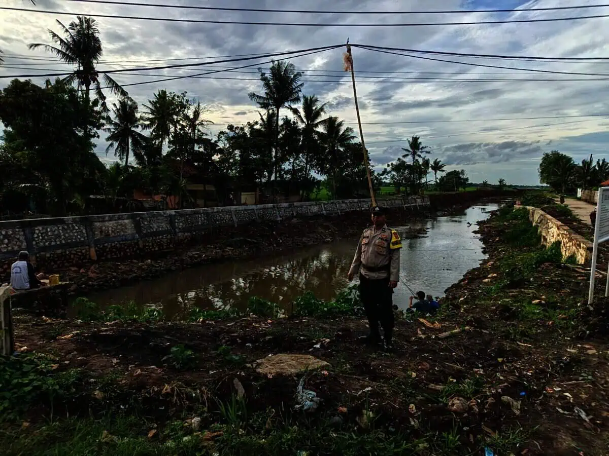 Libur Nataru, Polsek Kronjo Siaga Amankan Wisata Pulau Cangkir dan Antisipasi Banjir Libur Nataru, Polsek Kronjo Siaga Amankan Wisata Pulau Cangkir dan Antisipasi Banjir