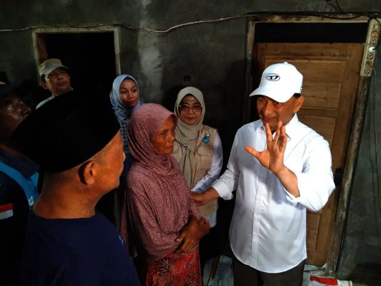 Monitoring Bantuan RLHB, Wagub Dimyati Didampingi Bupati Dewi Blusukan Temui Warga