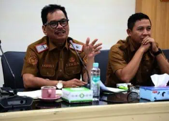 Sekretaris Daerah (Sekda) Kota Serang, Nanang Saefudin (kiri), gelar Rakor dengan jajaran OPD di lingkungan Pemkot Serang. (ISTIMEWA)