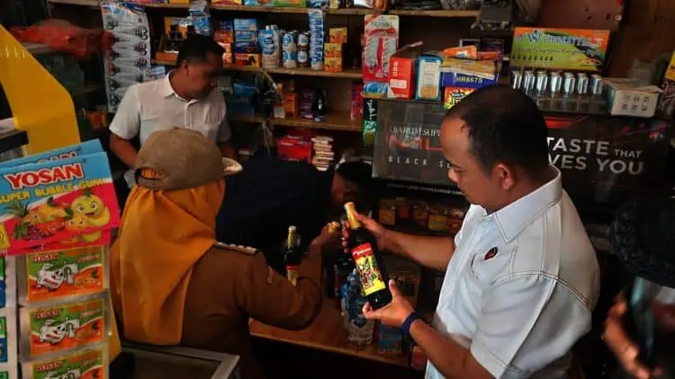 Miras dan Petasan Disita dari Warung di Kecamatan Pamarayan Kabupaten Serang