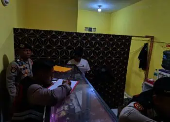 Jajaran personel Polres Serang, melakukan operasi Miras dan Petasan, jelang perayaan Tahun Baru. (ISTIMEWA)