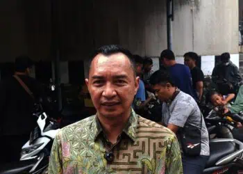 Ingatkan Jatuh Tempo Pajak, Samsat Ciputat Sasar Kendaraan di Tempat Parkir