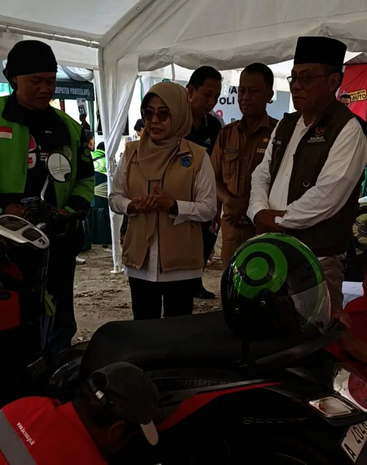 Ratusan Driver Ojol Ikuti Gebyar Service dan Ganti Oli Motor Gratis di Baznas Pandeglang