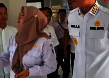 Wabup Pandeglang Iing Andri Supriadi, melakukan sidak ke salah satu Puskesmas di Kabupaten Pandeglang, beberapa waktu lalu. (ISTIMEWA)