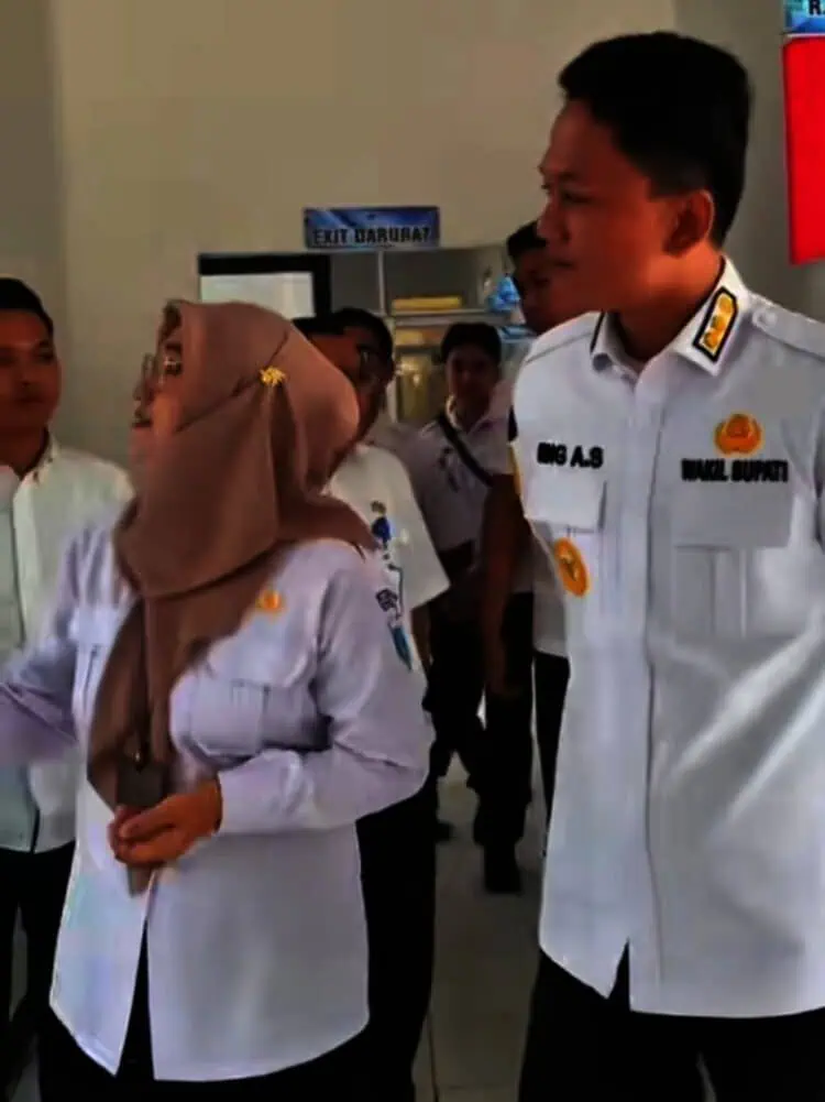 Wabup Pandeglang Iing Andri Supriadi, melakukan sidak ke salah satu Puskesmas di Kabupaten Pandeglang, beberapa waktu lalu. (ISTIMEWA)