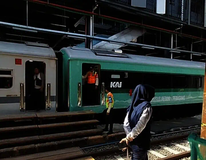 Kereta Petani dan Pedagang Rangkas–Merak Tetap Beroperasi Selama Nataru