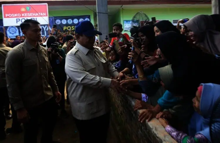 Prabowo Kunjungi Tiga Titik Bencana Sumatera Barat