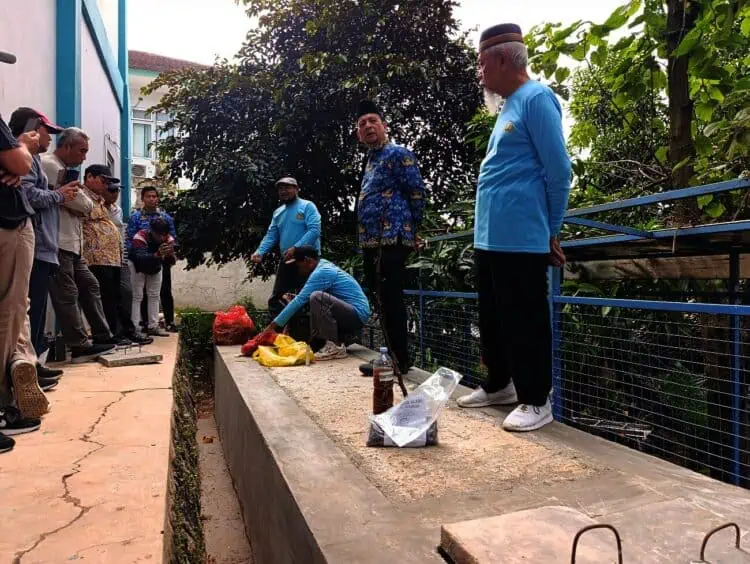 Teba Komposter, Lubang Tanah Pengurai Sampah Organik Diperkenalkan di Tangsel