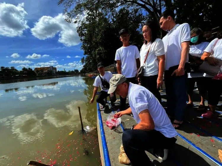 5 Bulan Kasus Penemuan Mayat di Jembatan Brendeng Belum Ada Titik Terang, Keluarga Tabur Bunga