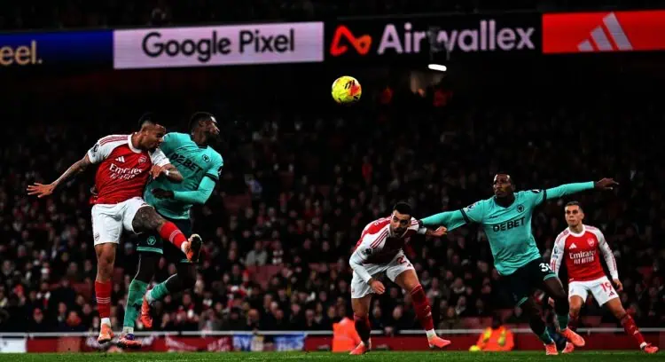 Arsenal Menang Dramatis, Chelsea Meyakinkan