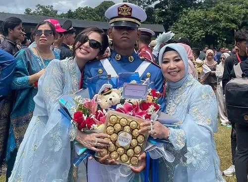 Dewi Perssik Terharu Anak Masuk Akmil