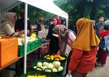 Warga Bona Cikokol Sambut Antusias Gerakan Pangan Murah