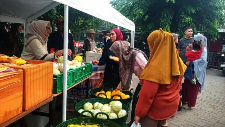 Warga Bona Cikokol Sambut Antusias Gerakan Pangan Murah