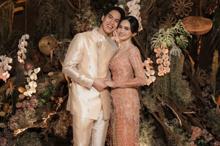 Selamat! El Rumi dan Syifa Hadju Gelar Acara Lamaran