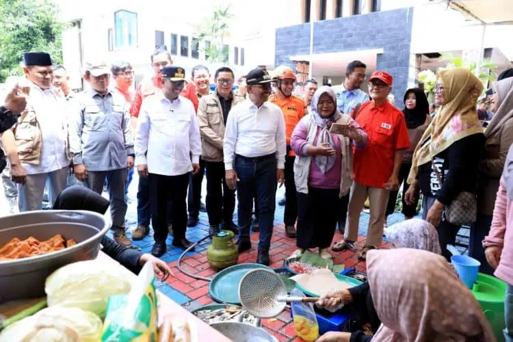 Gubernur Banten Apresiasi Layanan Pengungsi Banjir di Kota Tangerang