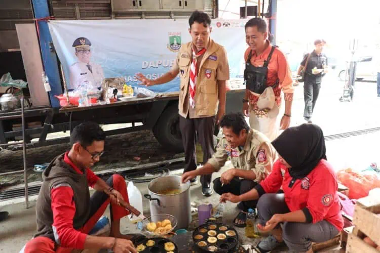 Dinsos Kota Serang Buka Posko Dapur Umum, Siapkan 12.000 Paket Nasi Bungkus per Hari