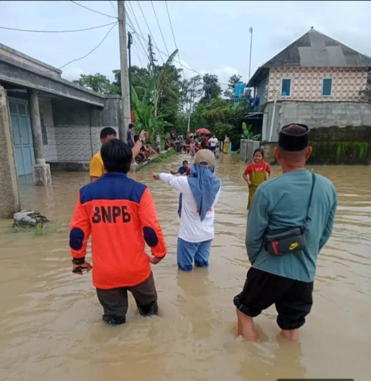 Banjir melanda Kecamatan Pamarayan, Kabupaten Serang, beberapa waktu lalu. (ISTIMEWA)