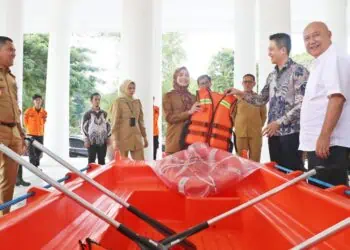 Bupati Zakiyah Terima Bantuan 5 Rescue Boat dari Pihak Swasta