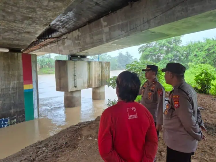 Serang Timur Kawasan Rawan Banjir, Personel Polres Serang Siaga