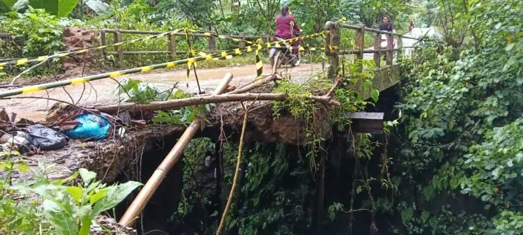 Gubernur Andra Minta Kepala Daerah Bekerja Cepat Atasi Infrastruktur Rusak