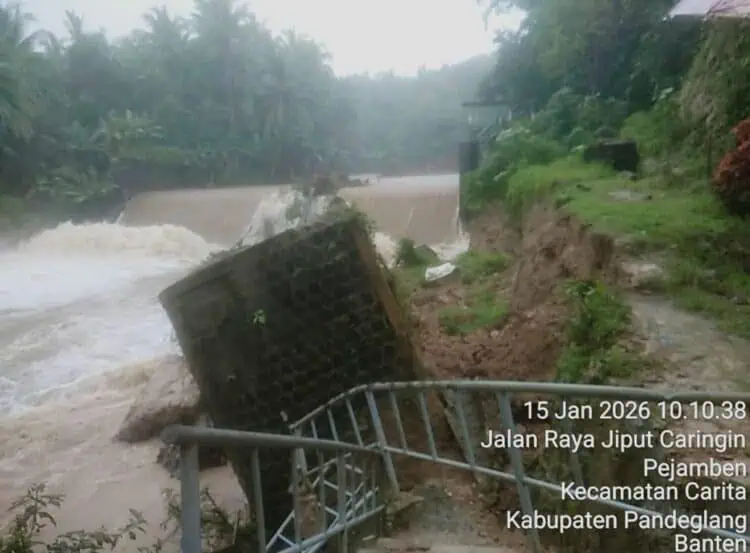 Pondasi Tanggul Bendungan Bersejarah Badudun Kecamatan Labuan Pandeglang Amblas