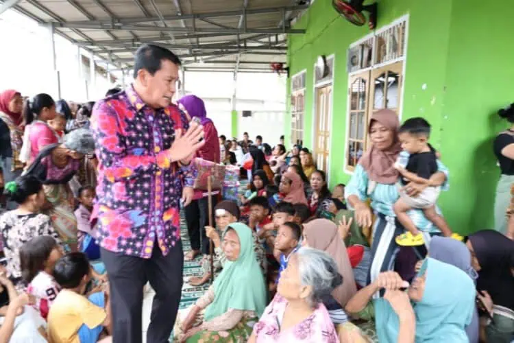 Bupati Tangerang Salurkan Bantuan untuk Korban Banjir di Pakuhaji