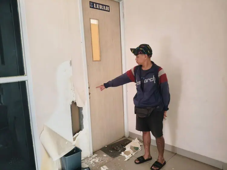 Ruang Lurah Pondok Jaya Dibobol, Dinding Dijebol namun Tak Ada Barang Hilang