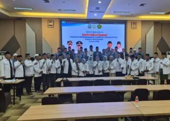 Foto bersama usai kegiatan rapat kerja (Raker) LPTQ Kabupaten Serang, di Horison TC-UPI Serang, kemarin. (ISTIMEWA)