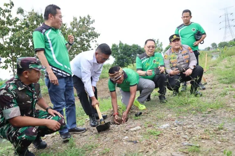 Jarnas Pemuda Hijau Mulai Gerakan Hijau di Kali Cibanten