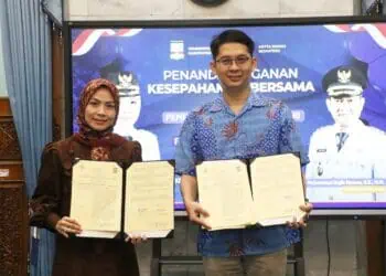 KERJASAMA - Bupati Serang Ratu Rachmatuzakiyah dan PT. Metta Energi Sejahtera (MES), sepakat melakukan Percepatan Pengadaan Penyediaan Energi Listrik melalui Pembangkit Listrik Tenaga Surya (PLTS) Mandiri di Desa Wargasara Pulo Tunda, Kecamatan Tirtayasa. (ISTIMEWA)