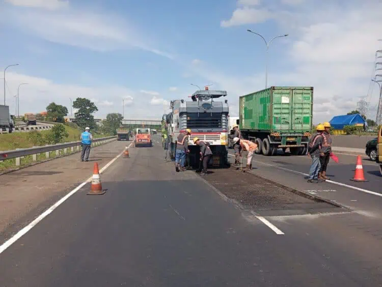 Jalan Tol Tamer Diperbaiki, Banjir dan Truk Odol Jadi Penyebab Kerusakan