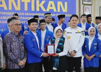Hadiri Pelantikan PC PMII Pandeglang, Bupati Dewi: Jadilah Agen Perubahan Pembangunan