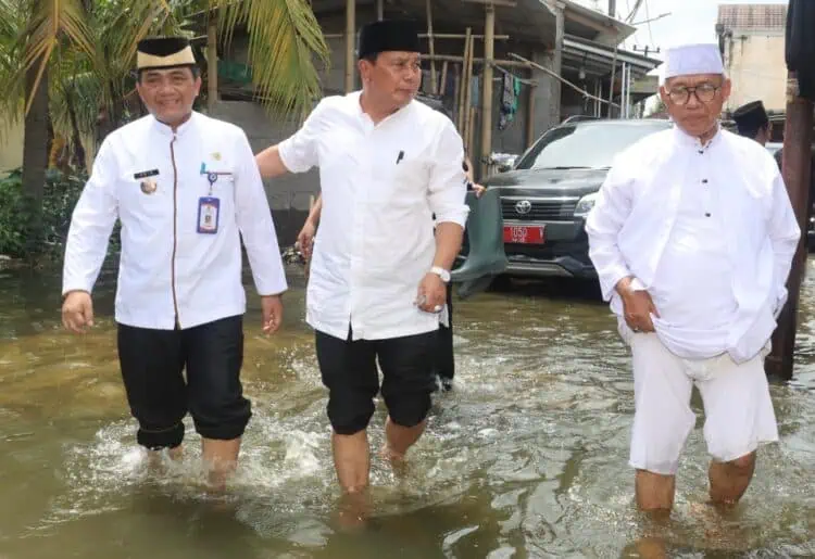 Jumat Keliling, Bupati Serap Aspirasi di Gunung Kaler dan Tinjau Banjir Kresek
