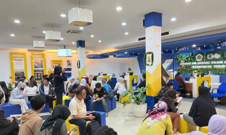 Antrean Panjang Pendaftaran Core Tax di KPP Tangerang Timur