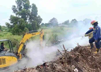 Lahan Kosong Dekat Pemkot Tangsel Terbakar, Pemadaman Hingga 13 Jam
