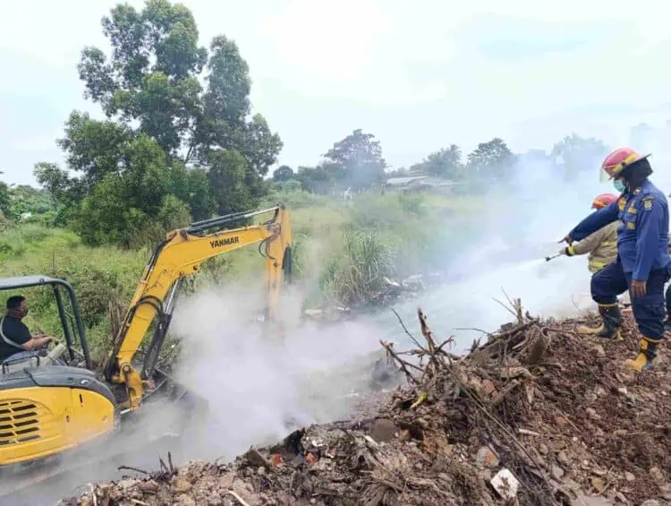 Lahan Kosong Dekat Pemkot Tangsel Terbakar, Pemadaman Hingga 13 Jam