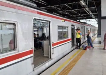 Tiang LAA Tergerus Longsor, Jalur KA Rangkasbitung–Tanah Abang Terganggu