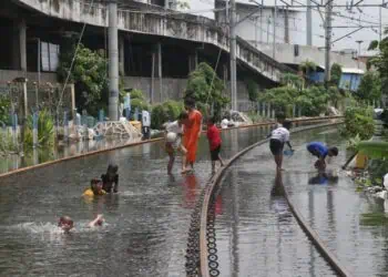Dikepung Banjir, PT KAI Batalkan 82 Perjalanan