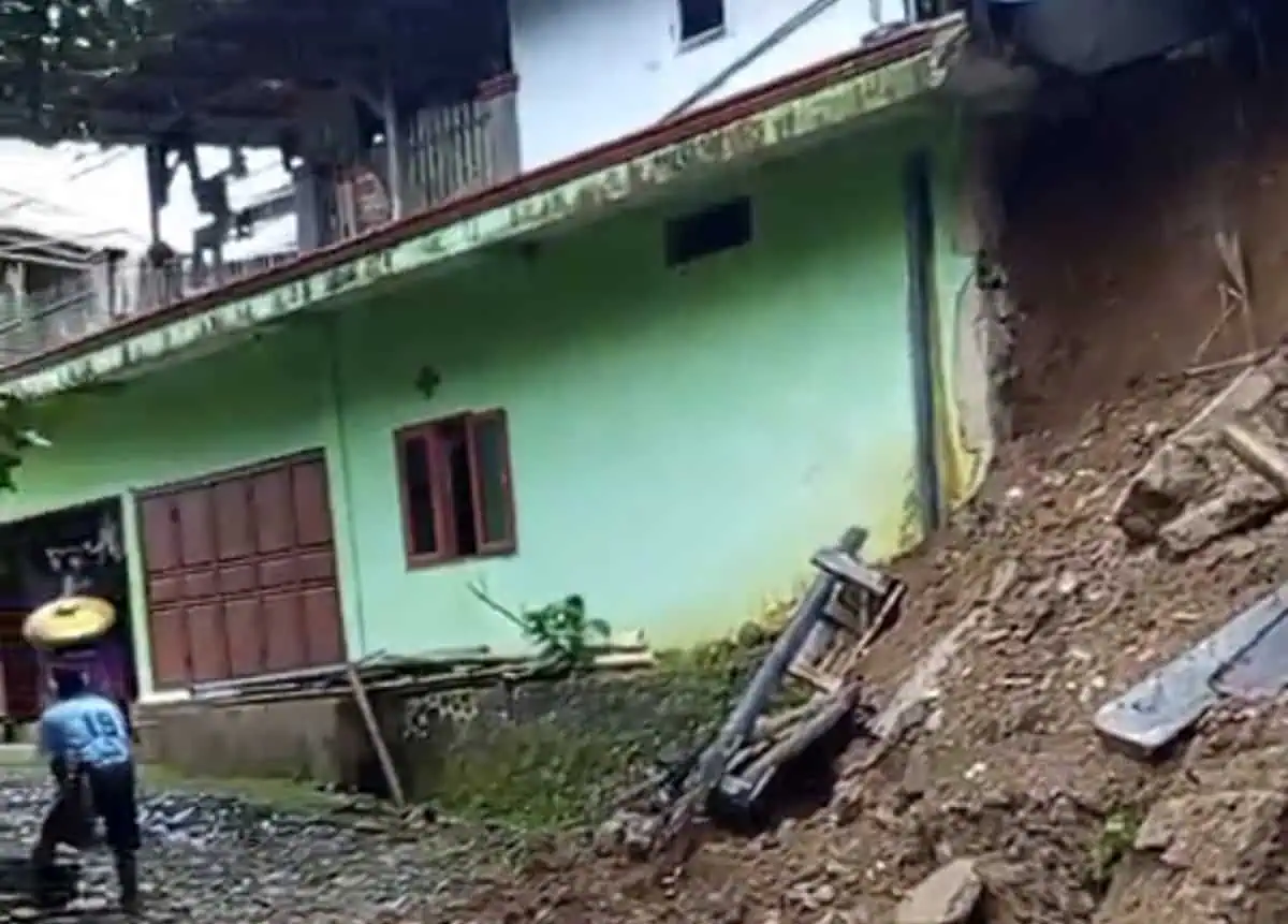 Banjir dan Longsor Terjang 11 Kecamatan di Lebak, 1 Warga Tewas Banjir dan Longsor Terjang 11 Kecamatan di Lebak, 1 Warga Tewas