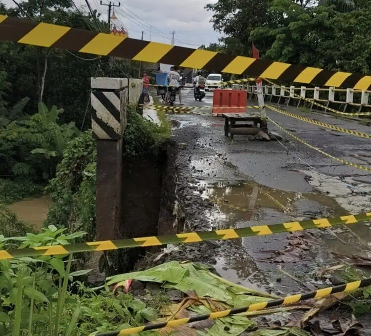 Hujan Deras Picu Longsor Fondasi Jembatan di Lebak, Jalur Kaduagung-Cileles Rawan Terputus