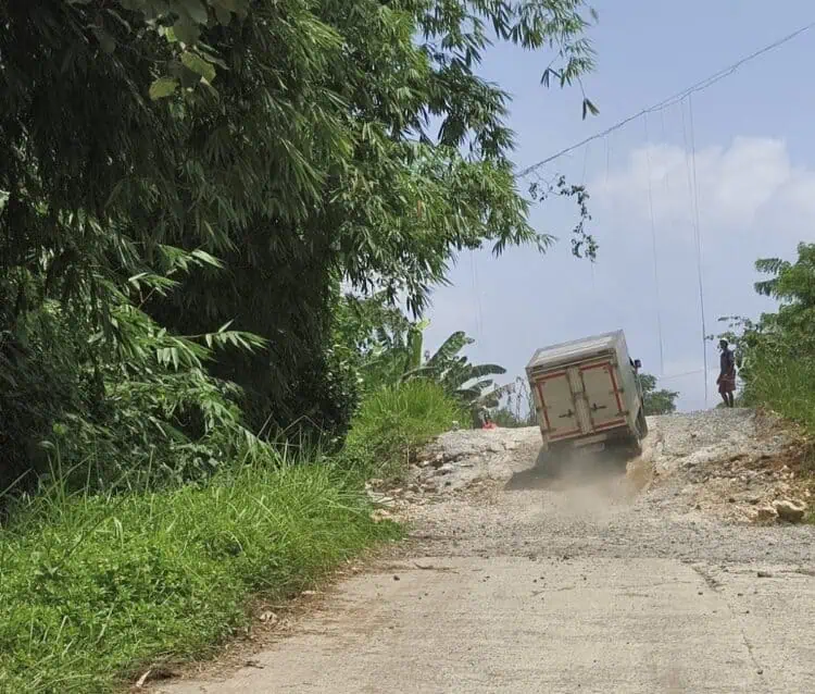 Jalan Alternatif Rangkasbitung–Lebak Selatan Amblas