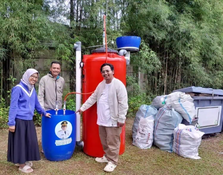Gubernur Banten Sumbang Toren Pupuk Organik Cair Untuk Tangsel