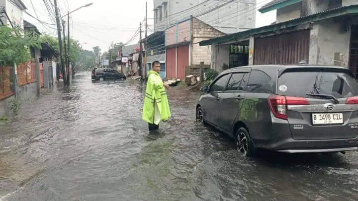 Hujan Lebat Picu 12 Titik Genangan di Kota Tangerang