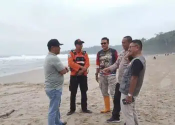 Seorang Wisatawan Asal Jakarta Hanyut di Pantai Goa Langir Lebak